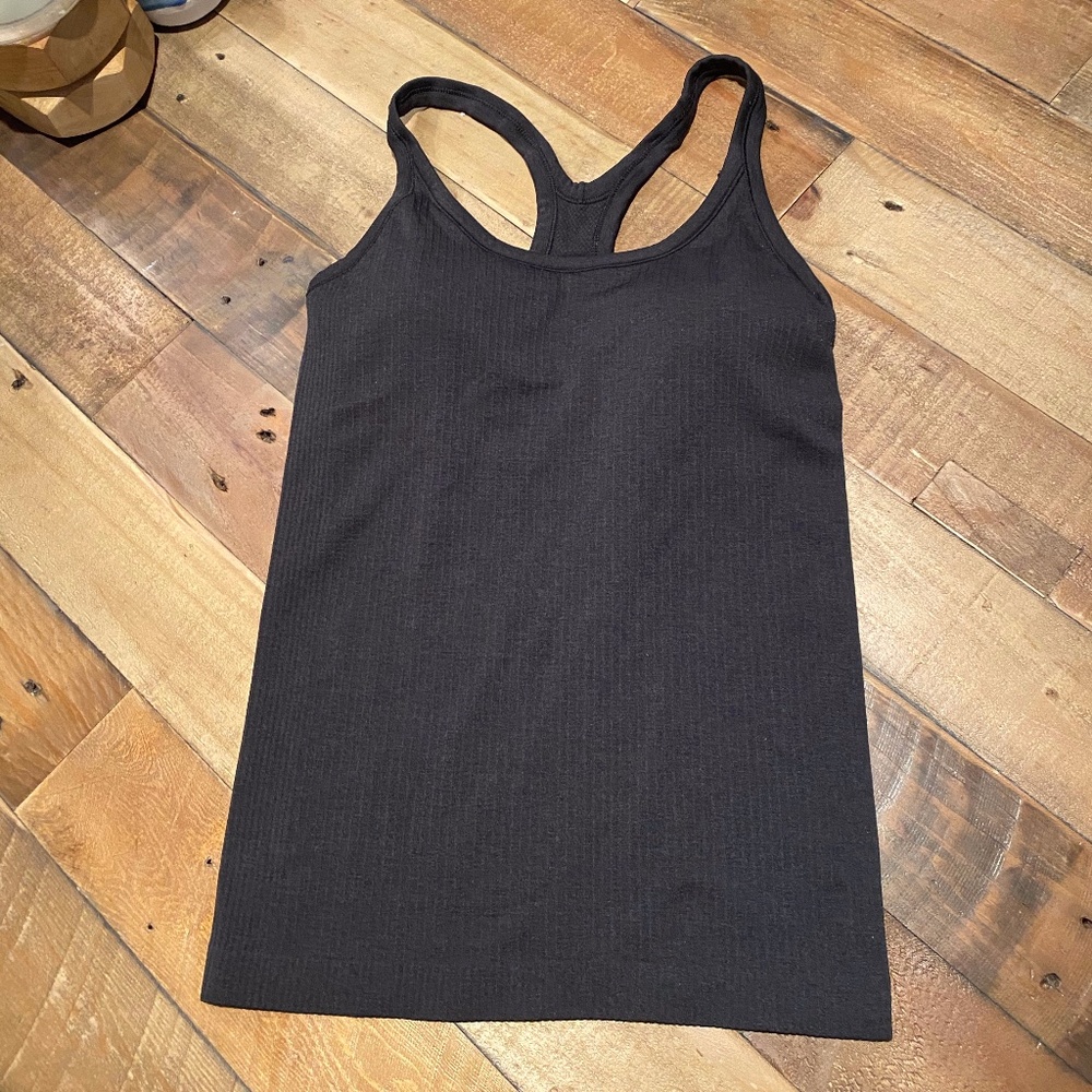 Lululemon Ebb to Street Tank - Sz 6 Excellent Cond